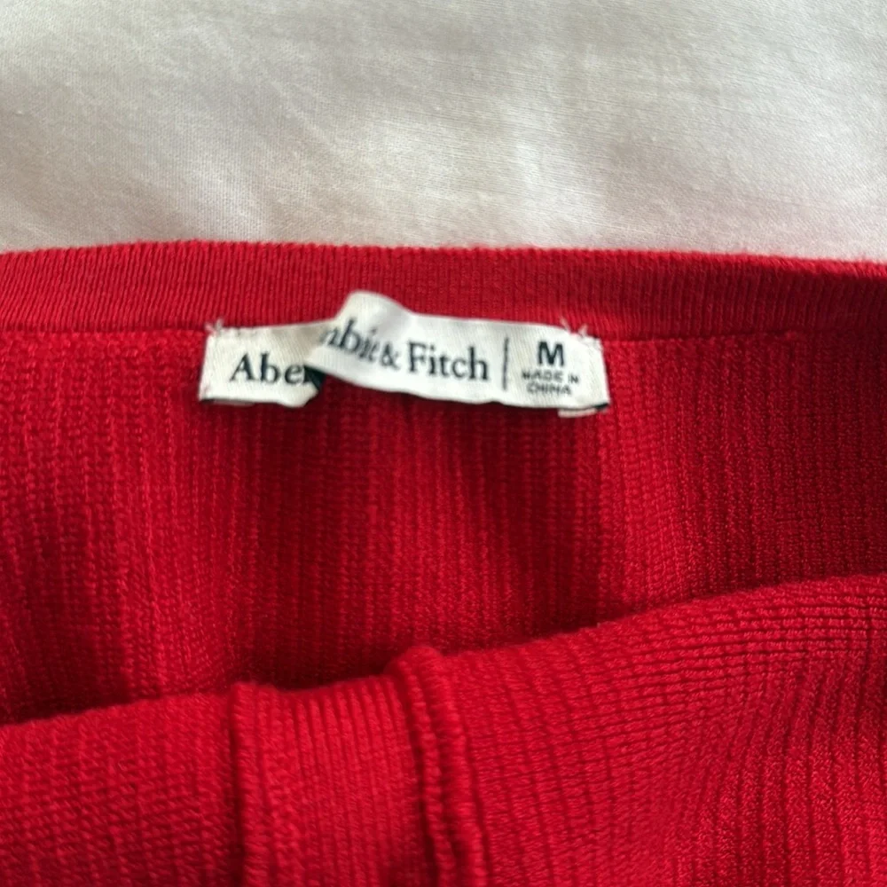 NWOT Abercrombie & Fitch Red Bustier Buttoned Top - Picture 2 of 3